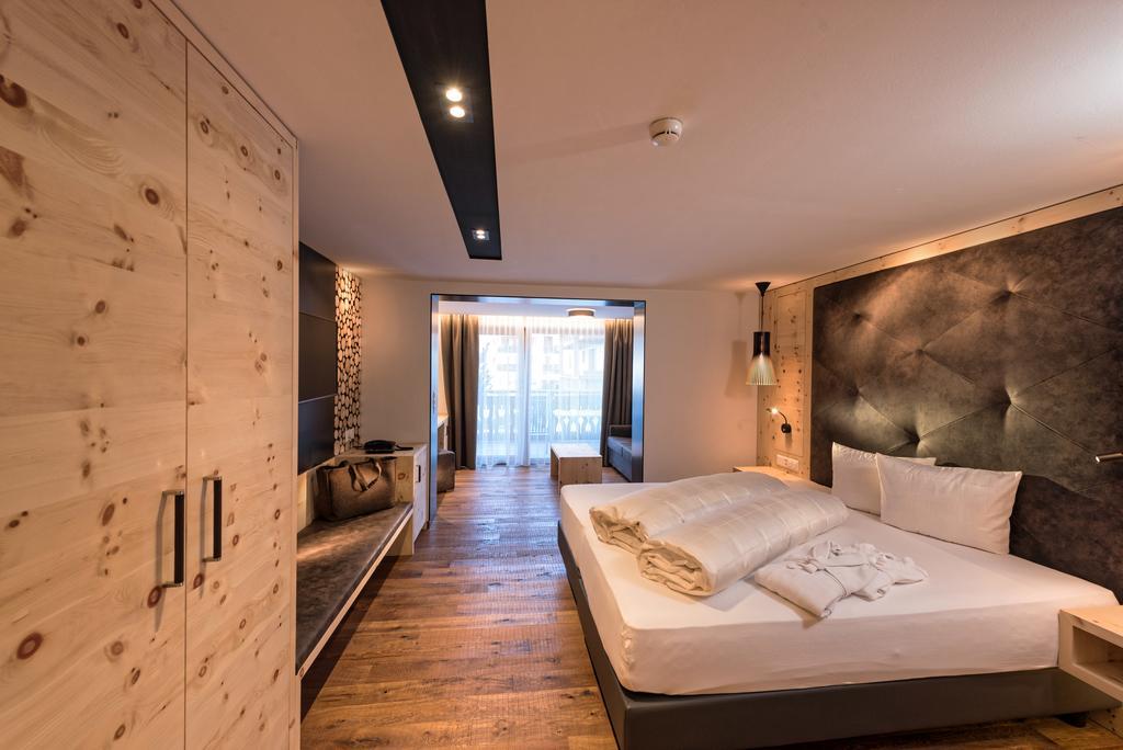 Hotel Des Alpes Samnaun Eksteriør bilde